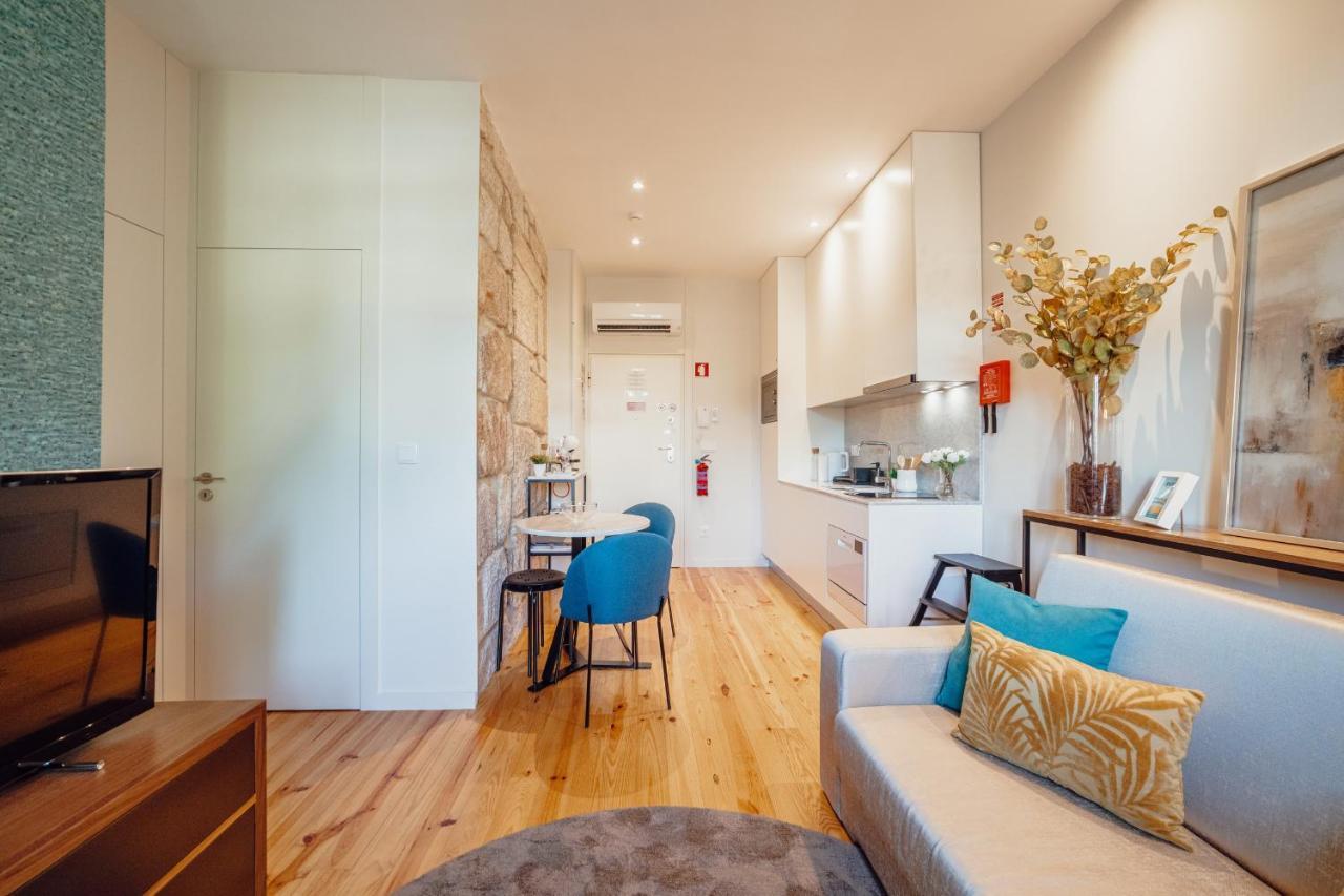 Pool By Homing Apartamento